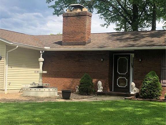 3rd image of 10501 Briarwood Ct