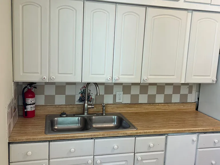 905 Suire Ave #2 — Photo 8