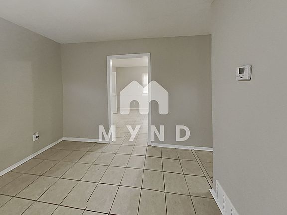 3rd image of 2530 Hillcrest Cir