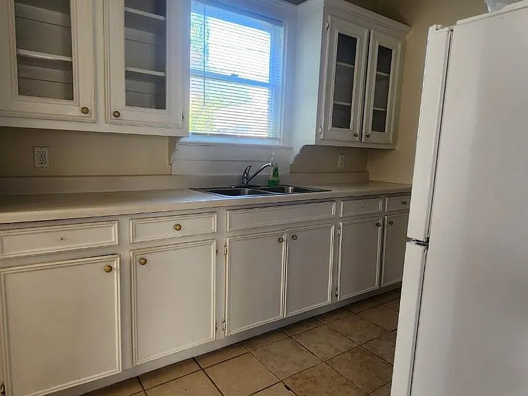 2805 Cleburne St — Photo 2