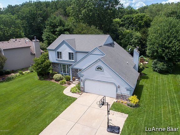 2nd image of 6079 Arroyo Vista Dr NE