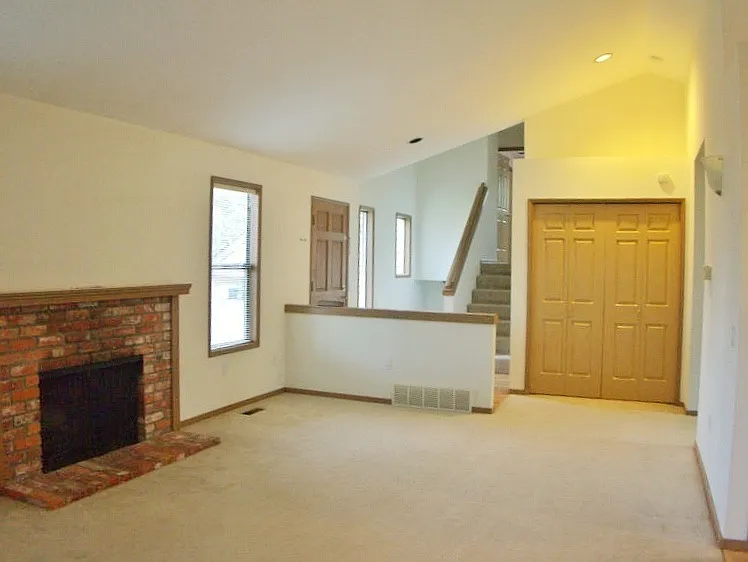 Spacious Issaquah home just minutes from Lake Sammamish. — Photo 3
