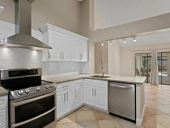 5th image of 16006 Penwood Dr