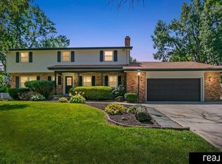 9831 Grover St, Omaha, NE 68124