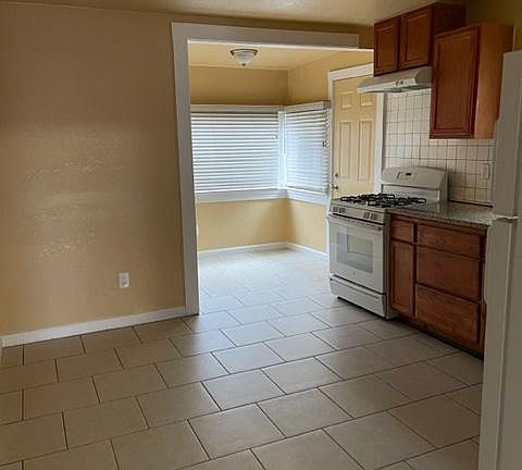 4th image of 608 W 19th St