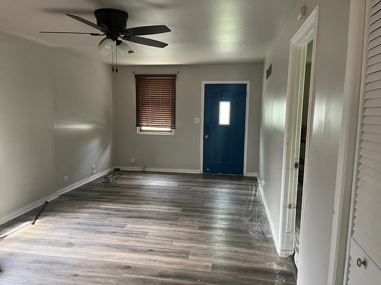 3 bed, 1200 sqft, $2,000 — Photo 2
