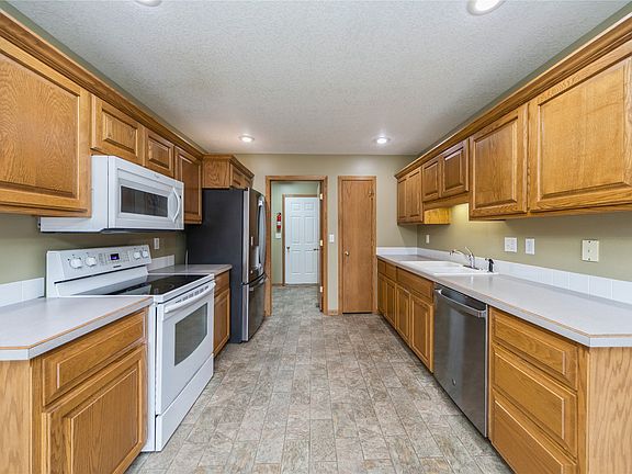5th image of 1125 Venbury Dr