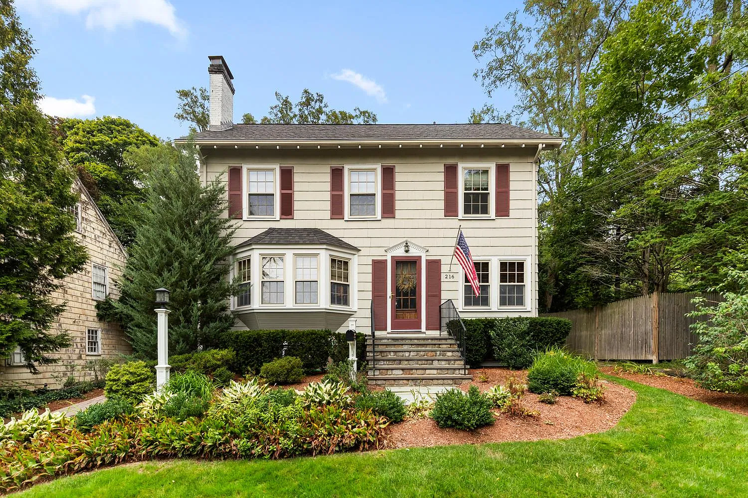 5 bed, 3150 sqft, $6,000 — Photo 2