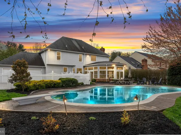 2537 Ashbrook Dr, Ellicott City, MD 21042