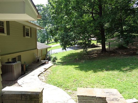 3rd image of 441 Meadow Dr