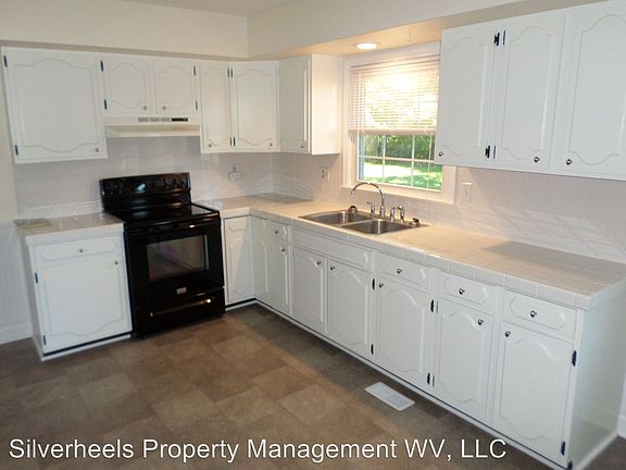 4th image of 246 Valley Manor Ln