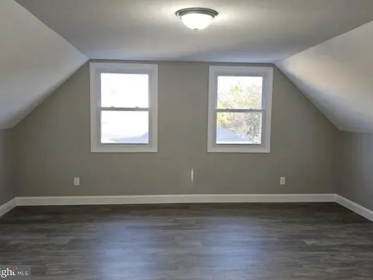 89 Hampshire Ln — Photo 12