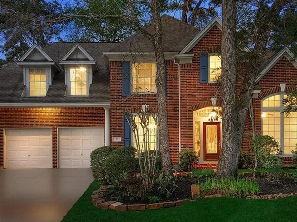 26 S Chandler Creek Circle, The Woodlands, TX 77381