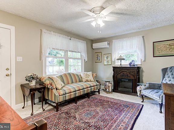 4th image of 177 Persimmon Dr