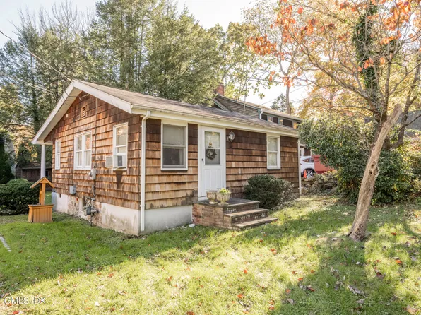 9 Maple St, Cos Cob, CT 06807