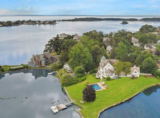 15 Willowmere Cir, Riverside, CT 06878