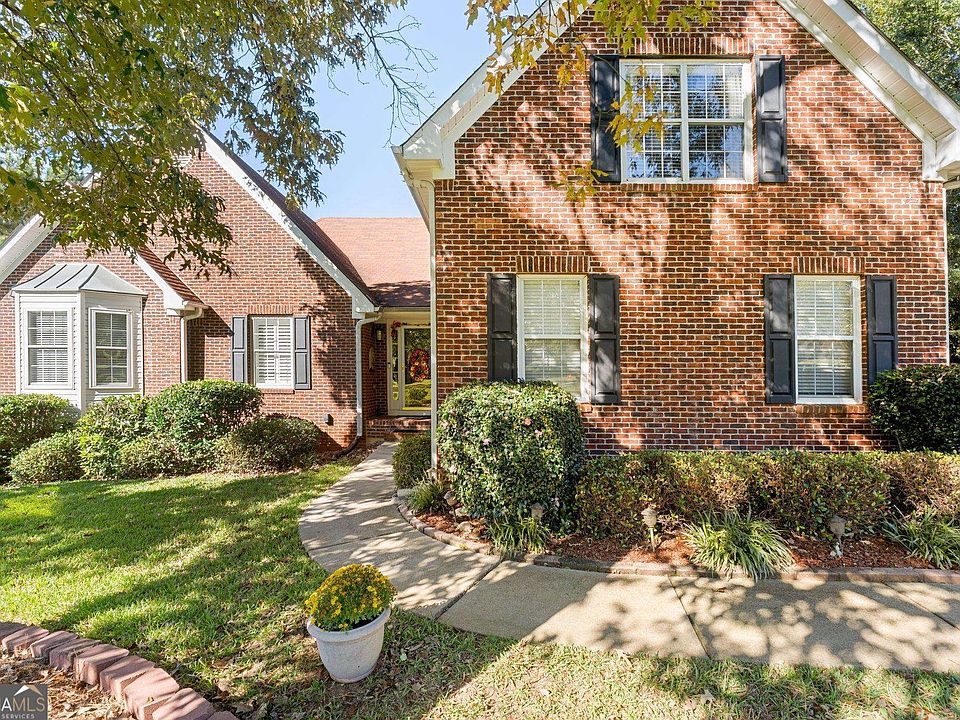 1st image of 365 Brook Hollow Dr