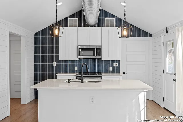 362 Avenue J — Photo 11
