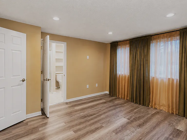 19105 Willow Spring Dr — Photo 17