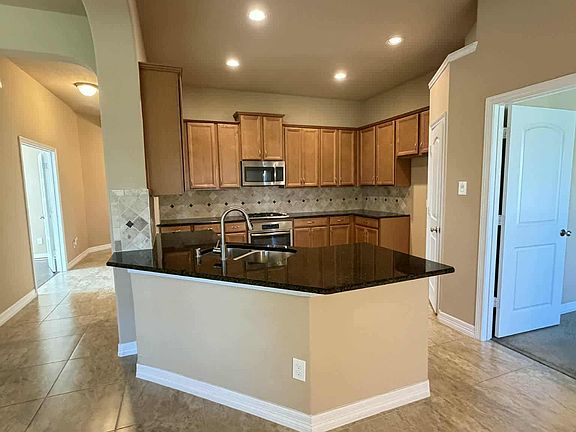 3rd image of 3402 Hawkins Glen Ln