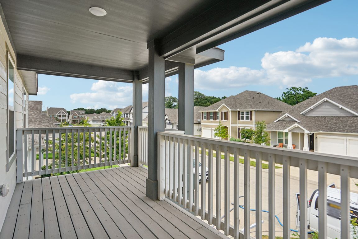 Revere Dr-S0207-046.jpg
