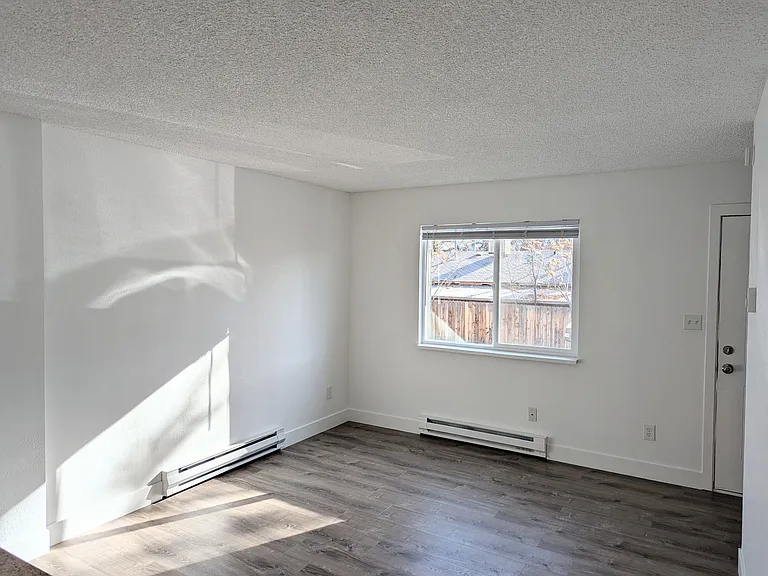 Aspen St — Photo 4