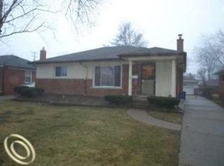 20812 Yale St, Saint Clair Shores, MI 48081