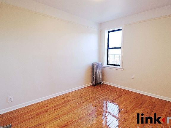 5th image of 4707 39th St APT 12B