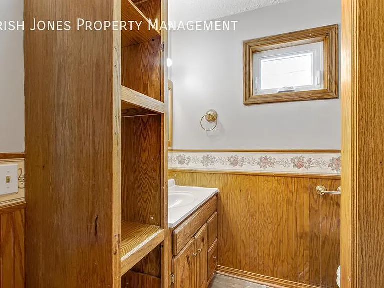 26 Bolton Pl #LOWER — Photo 7