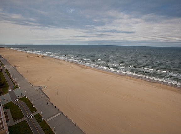 3rd image of 303 Atlantic Ave APT 1306