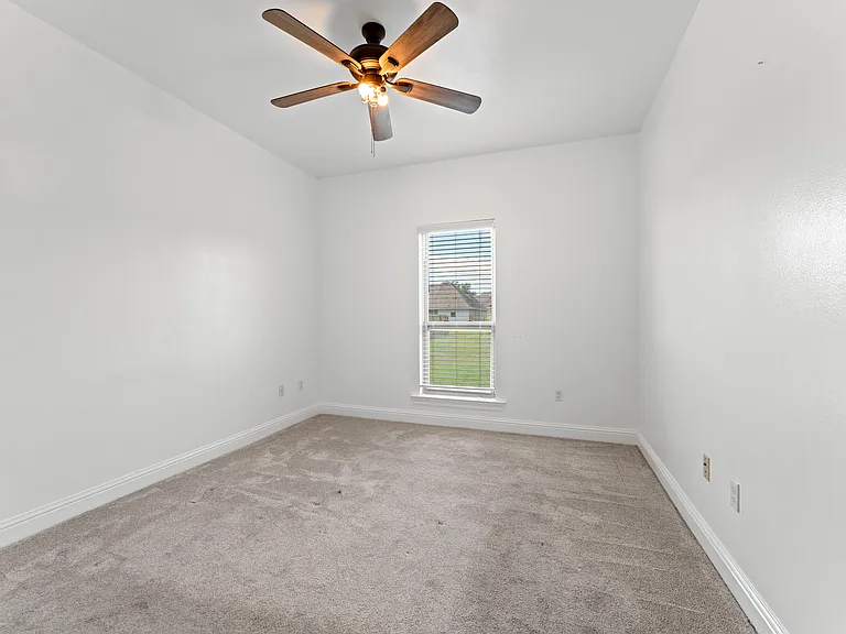 5111 Queens Carriage St — Photo 10