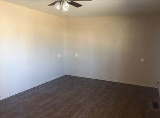 422 N Main St, Mooreland, OK 73852