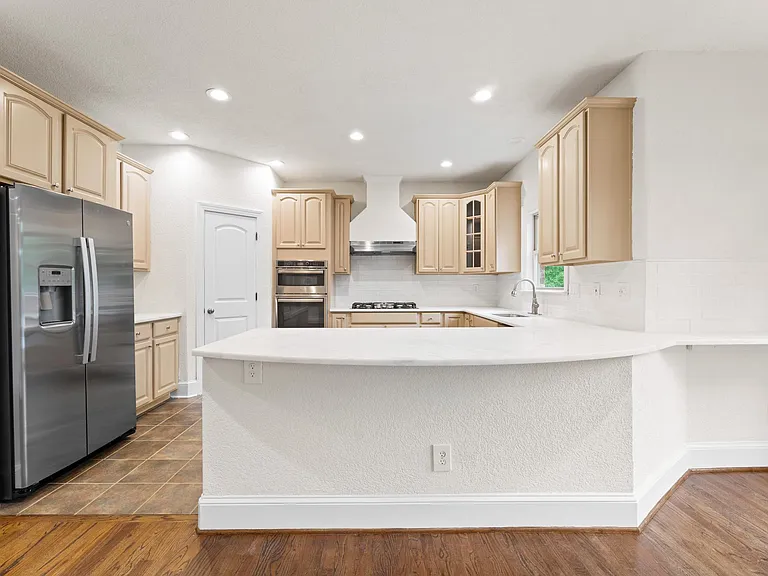 7307 Roseland Ave — Photo 12