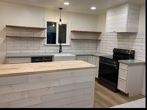 2nd image of 6609 Sagebrush Rd