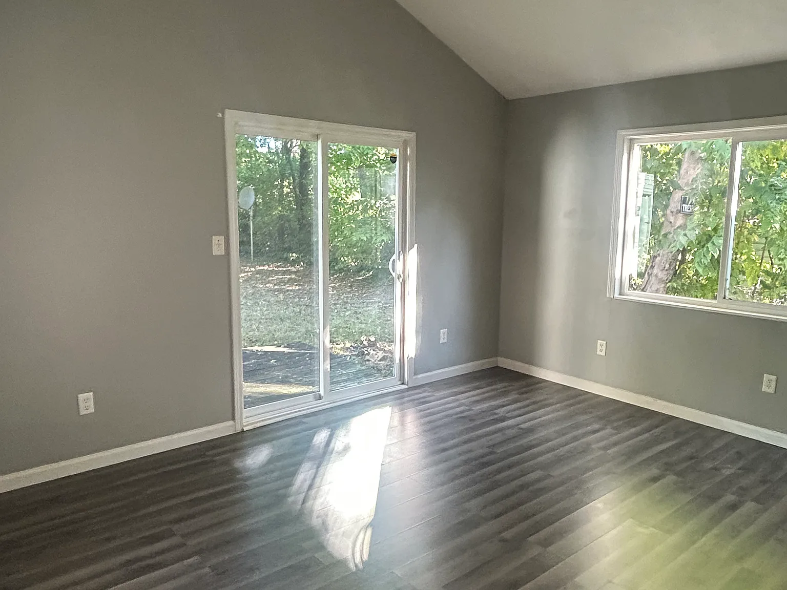 3 bed, $1,400 — Photo 4