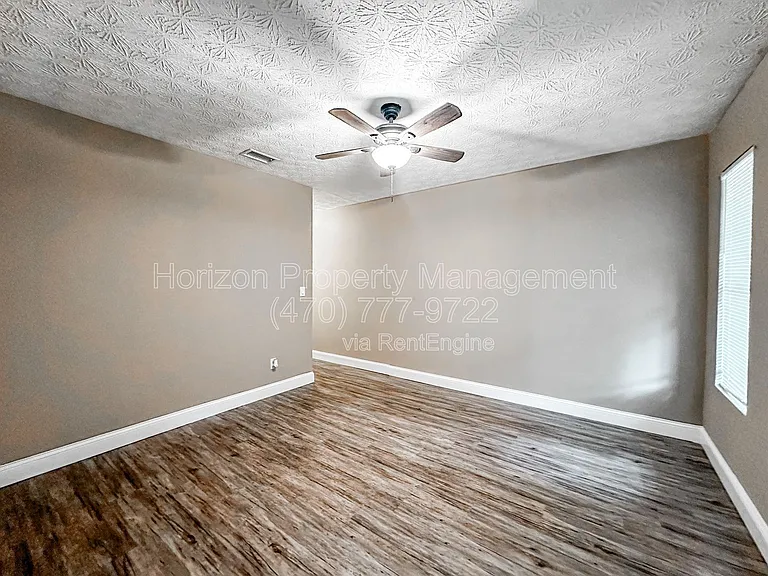 233 Goshen Ln — Photo 11