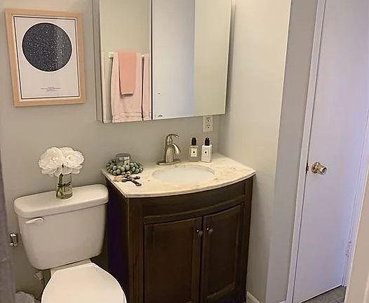 4th image of 2512 W Stroud Ave #202