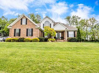 1032 Hunters Pointe Ln, Bowling Green, KY 42104