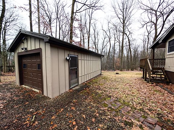 5th image of 135 Cherry Ln