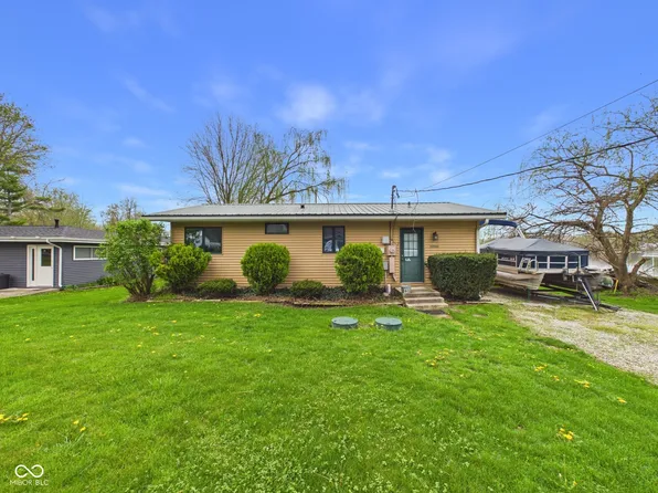 8746 S Valentine Rd, Claypool, IN 46510