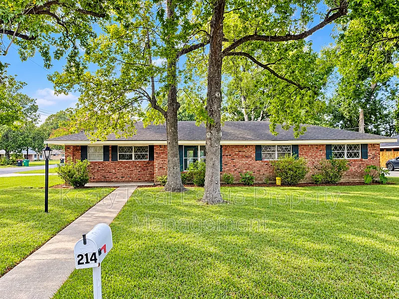 214 Dover Dr