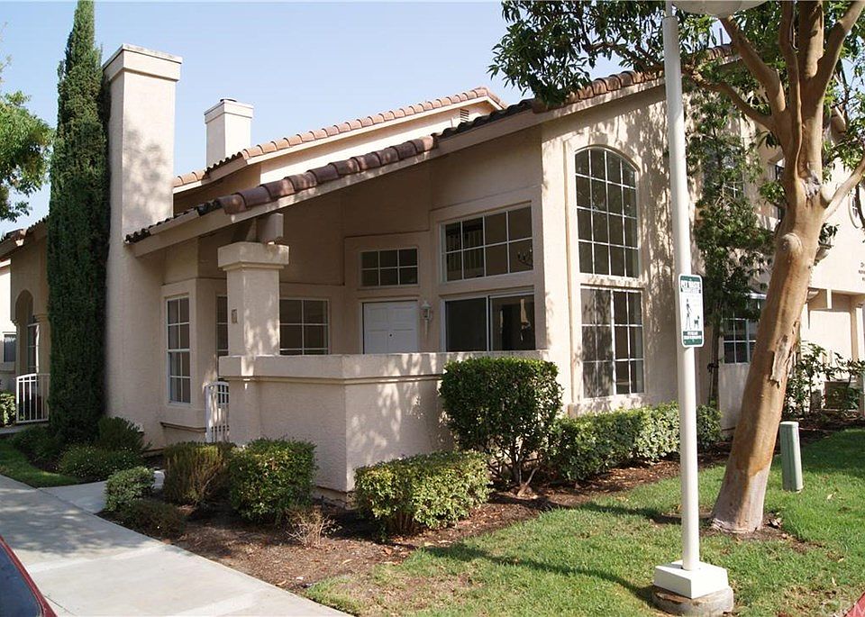 1st image of 31 Nightingale Dr