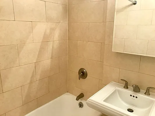 Rented by Stonehenge NYC LLC | media 17