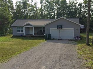 2568 Hickorywood Dr, Gaylord, MI 49735