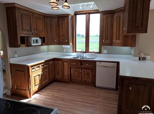 1069 N 300th Rd, Baldwin City, KS 66006