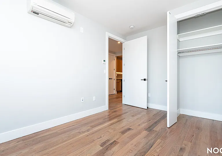 31-61 Vernon Blvd #2O — Photo 9