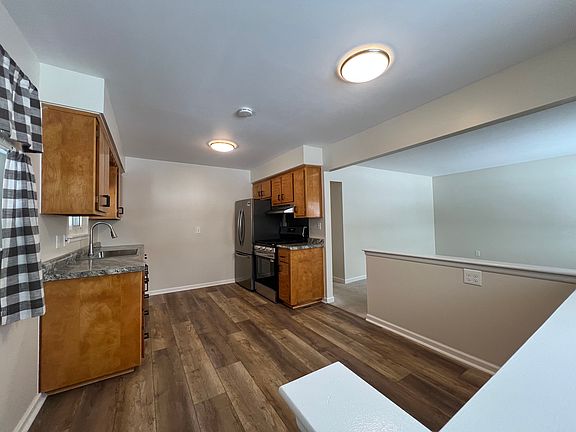 2nd image of 2043 Ellwood Ave
