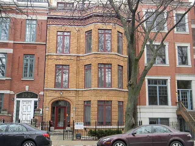 1st image of 1927 N Sedgwick St APT 1R