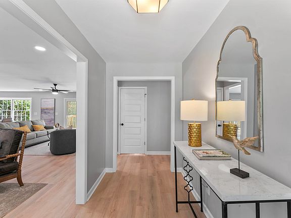 5th image of 1917 Wisterwood Dr