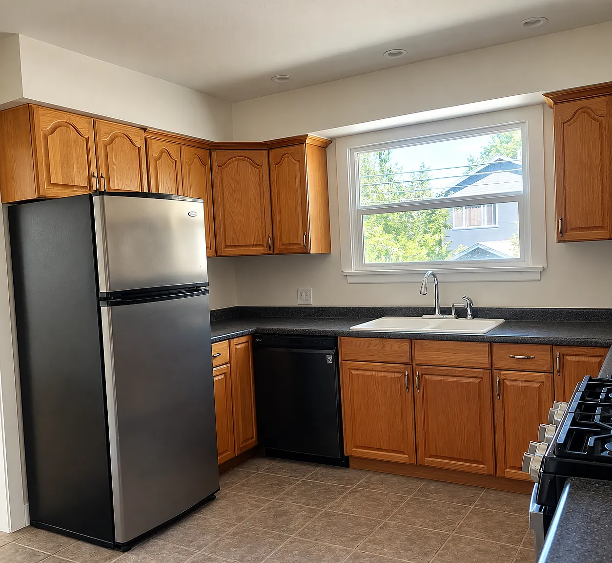 4 bed, 1248 sqft, $6,000 — Photo 4